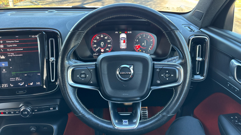 Volvo Xc40 2.0 T4 R DESIGN Pro 5dr AWD Geartronic Petrol Estate